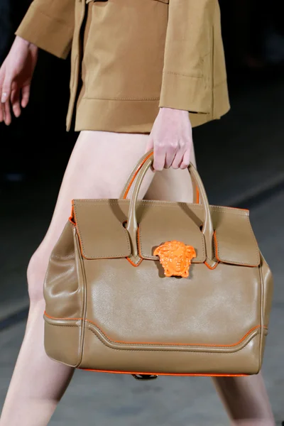 Look 8
